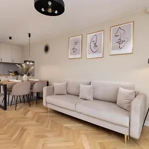 Apartament Stunning Srebrna With City View By Renters, Warszawa
